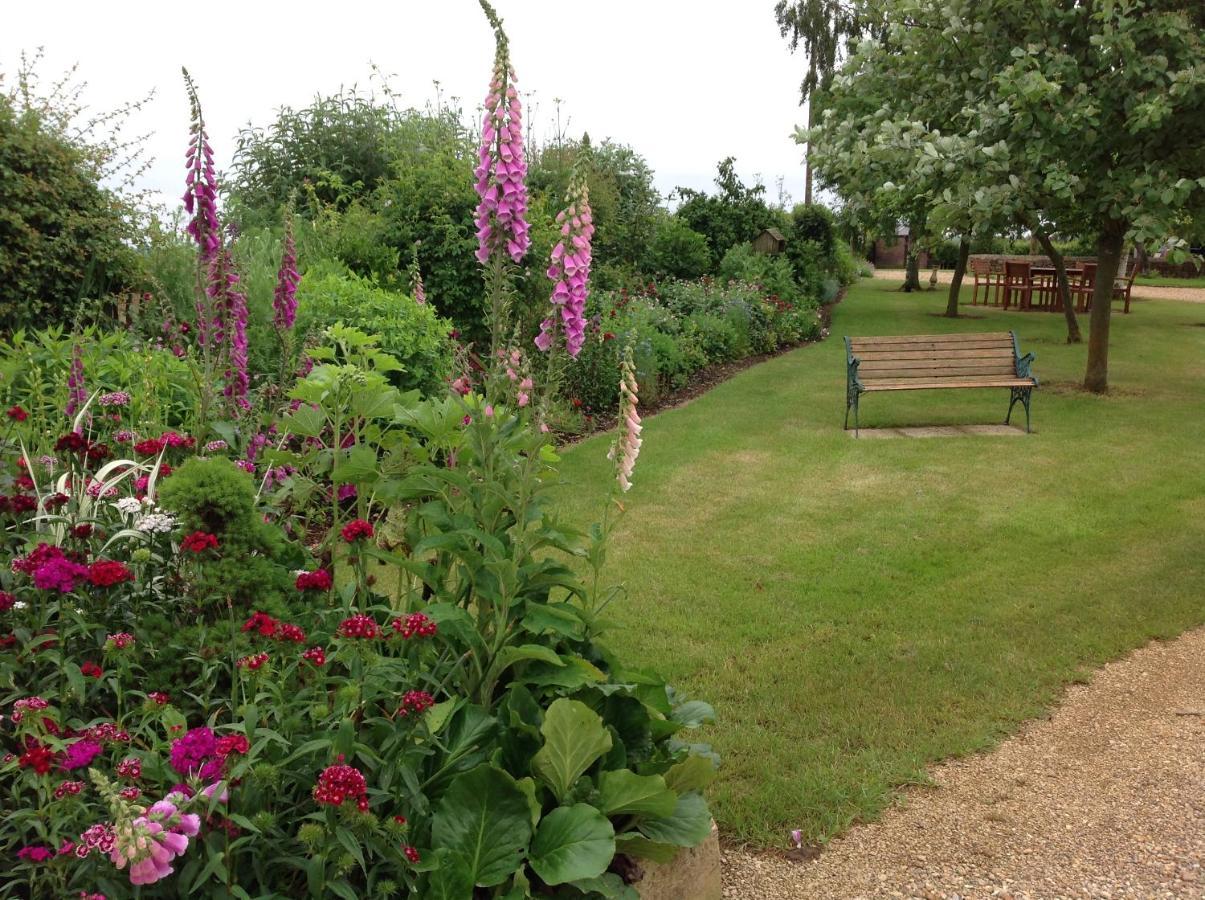 Hollyhock Cottage, Clematis Cottages, Stamford Exterior photo